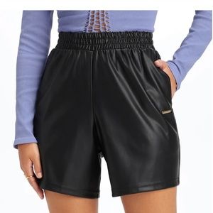 FABLETICS LEATHER SHORTS -BLACK
